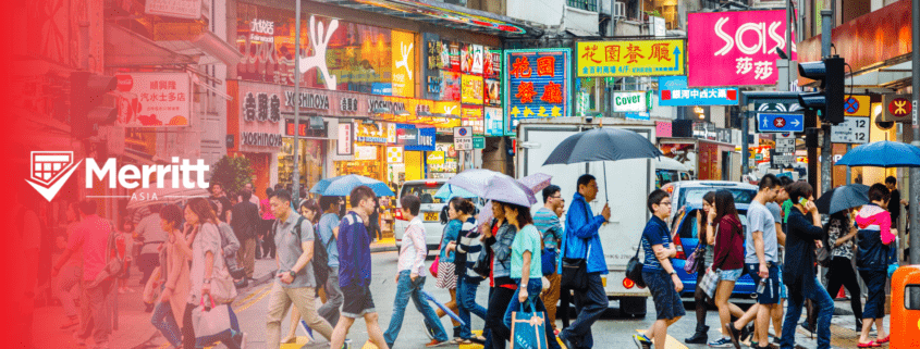 hongkongais se baladant dans les rues de Hong Kong